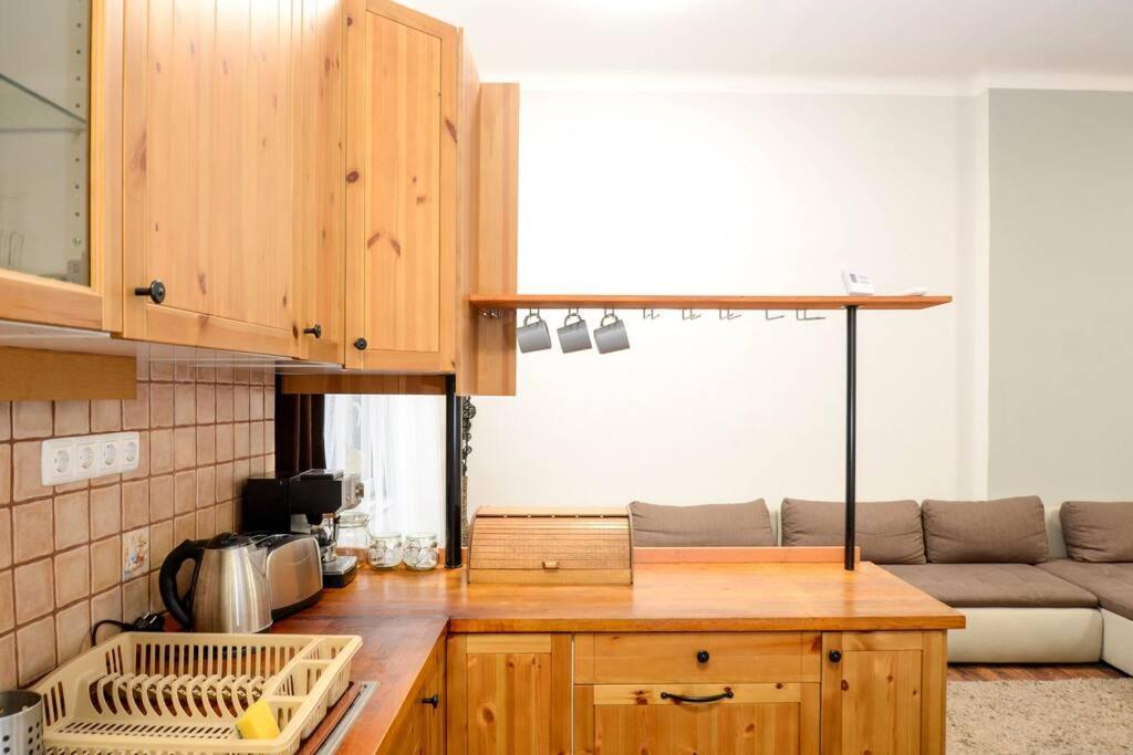 Famous Kiraly Street At Large 3br 10ppl @ *