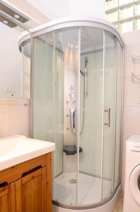 Apartment Famous Kiraly Street At Large 3br 10ppl @ Budapest
