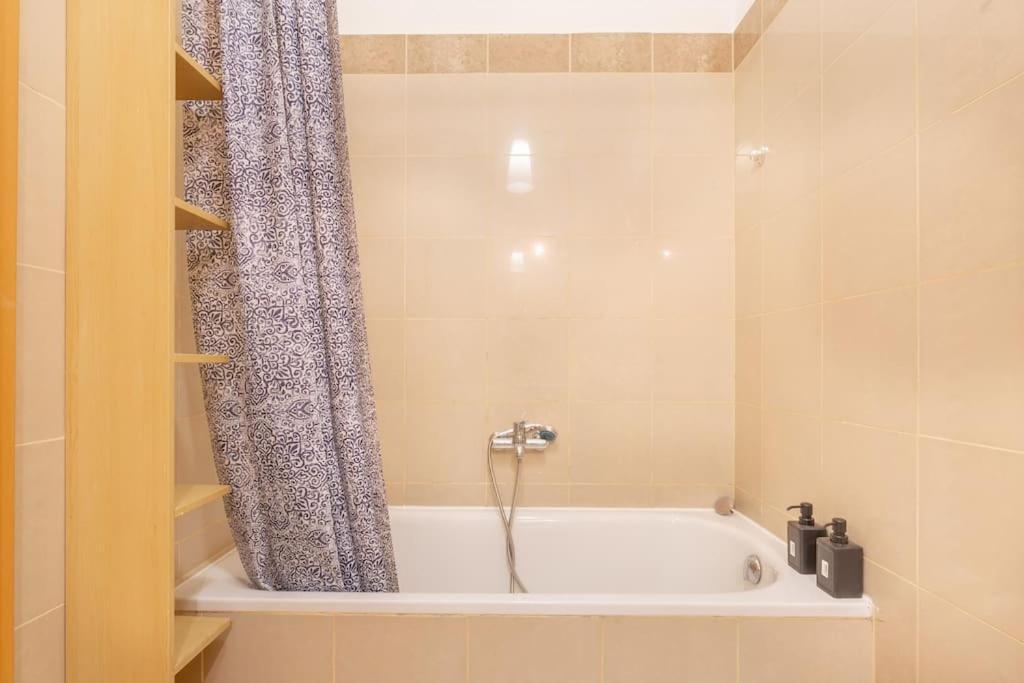 Appartement Sage Meadow At Gozsdu Garden Dob 16 *