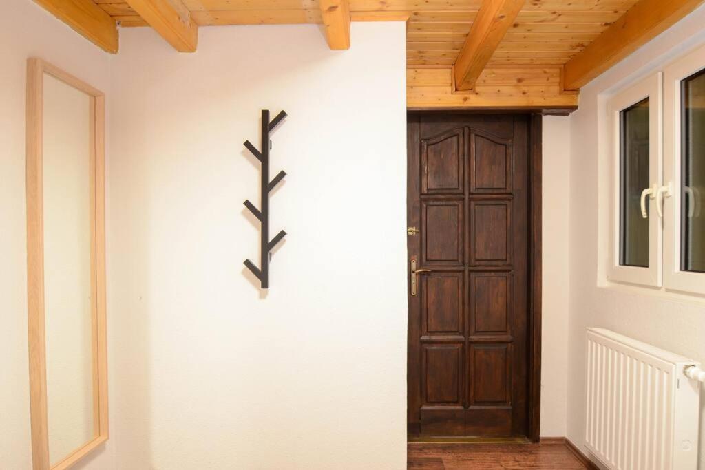 Famous Kiraly Street At Large 3br 10ppl @