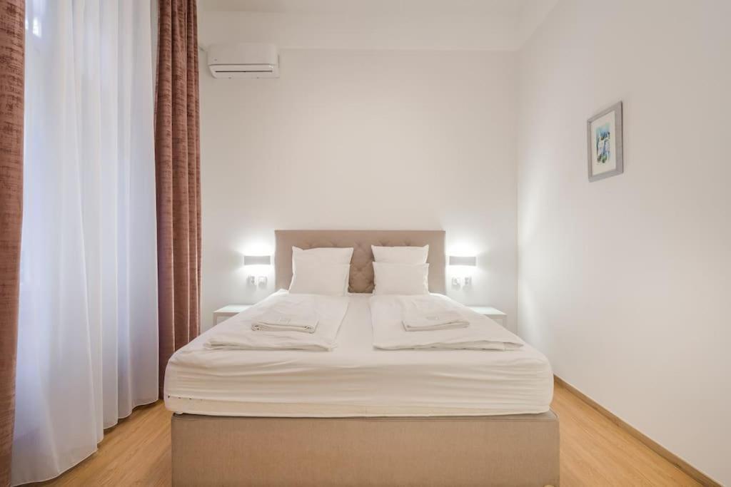 Klauzal Garden City Apartments- Studio K32 *