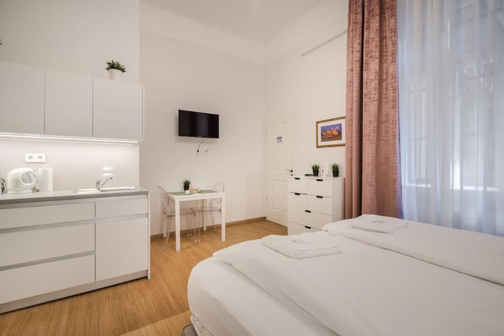 Klauzal Garden City Apartments- Studio K32 Apartment Budapest