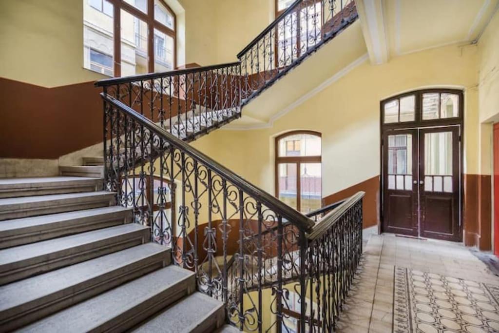 Klauzal Garden City Apartments- Studio K32 *