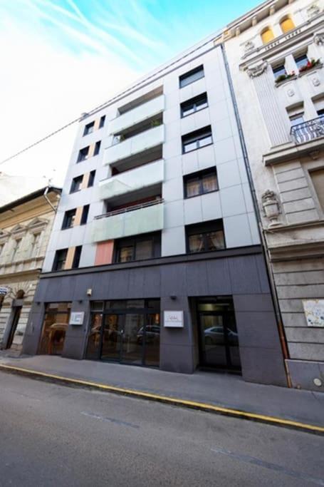 Flamingo - Balcony, Ac, Downtown Apartment Budapest