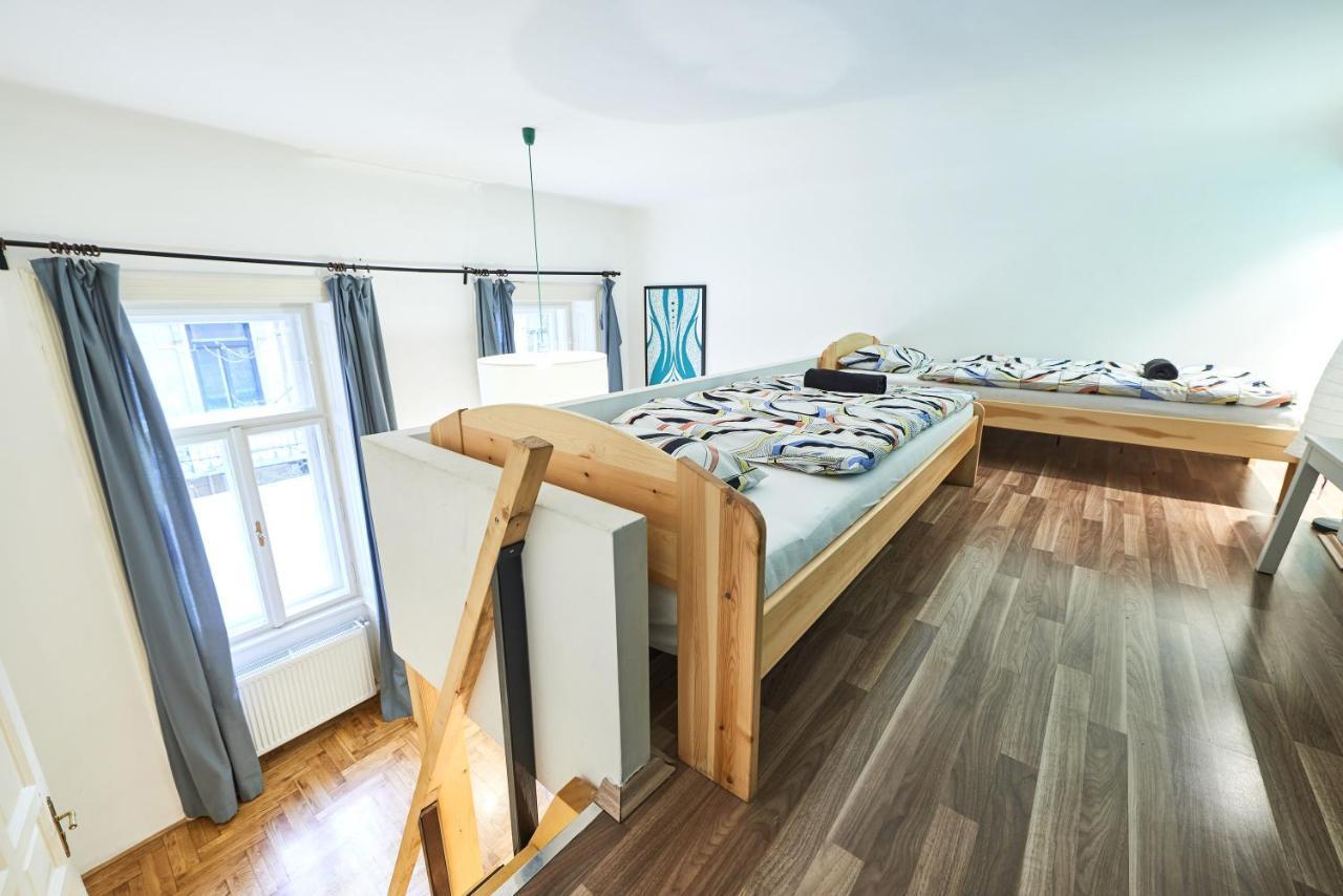 Large For Groups Center Dist. Vii Apartment Budapest