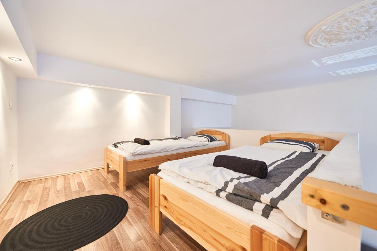 Apartment Large For Groups Center Dist. Vii *