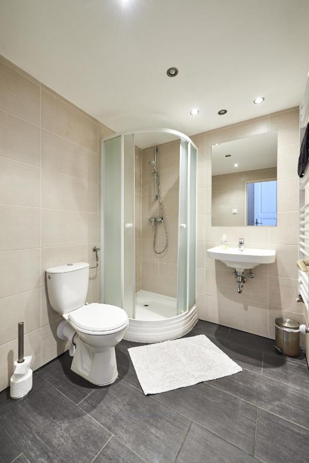Large For Groups Center Dist. Vii Apartment Budapest