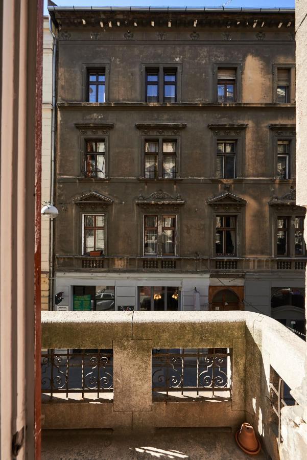 Large For Groups Center Dist. Vii Apartment Budapest