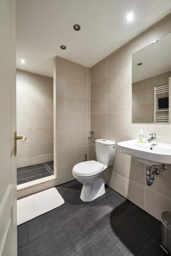 Large For Groups Center Dist. Vii Apartment *