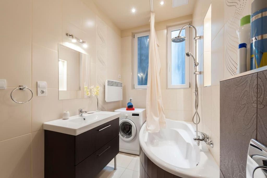 Szent Istvan Ter 4 Next To Basilica A 1 Bedroom Appartamento Budapest