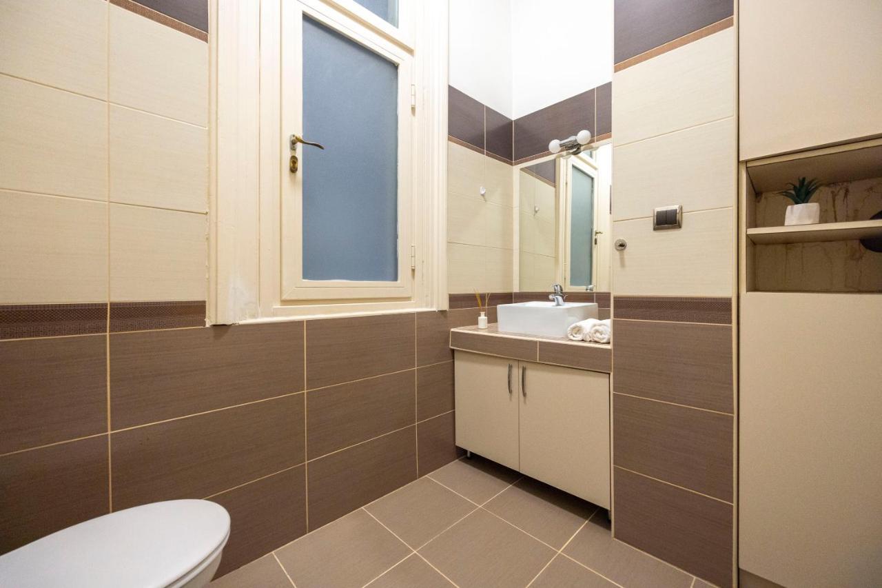 Spacious & Cozy W/ Terrace Apartment *