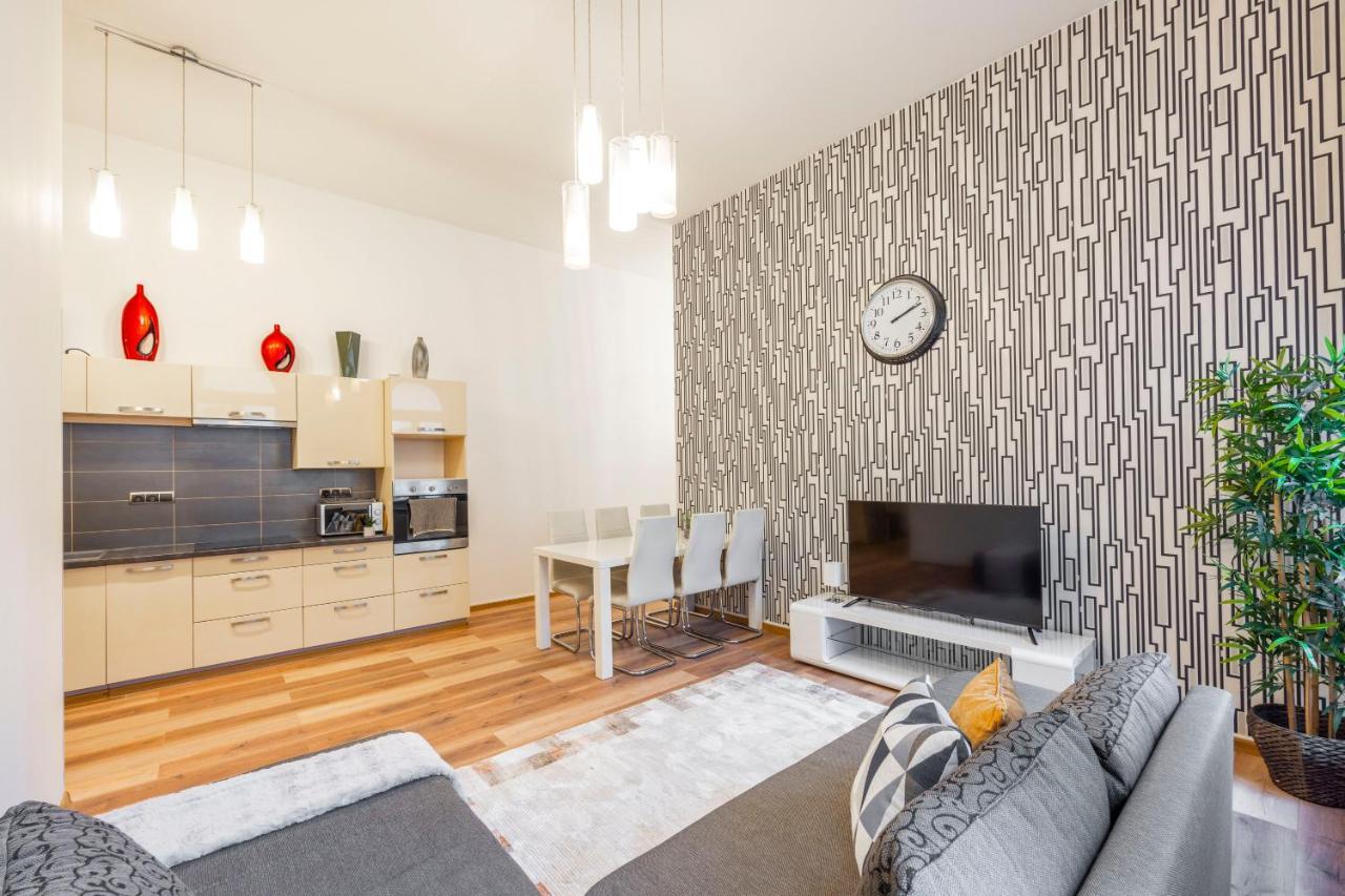 Spacious & Cozy W/ Terrace * Budapest