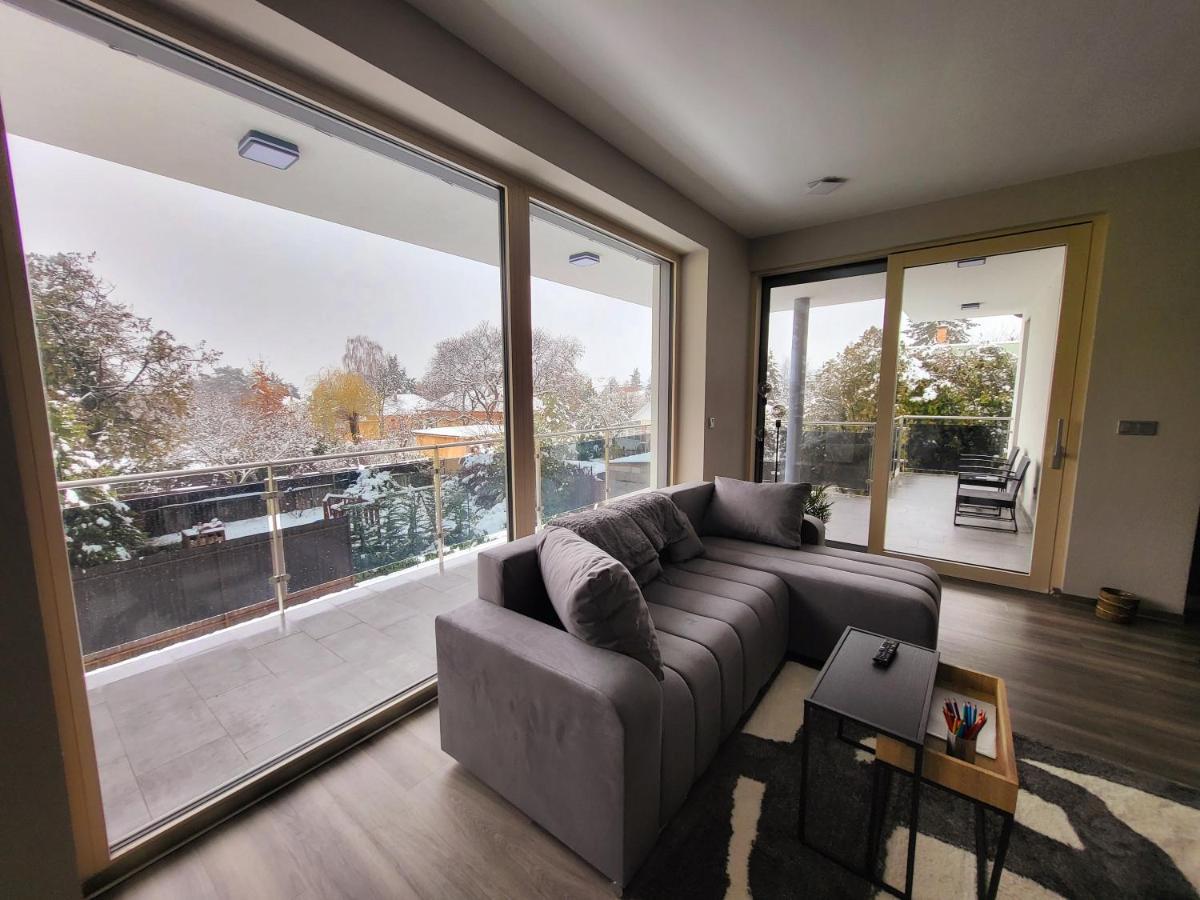 Modern Living In *