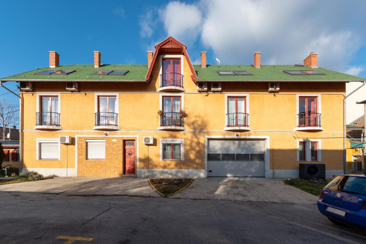 R Apartment Budapest