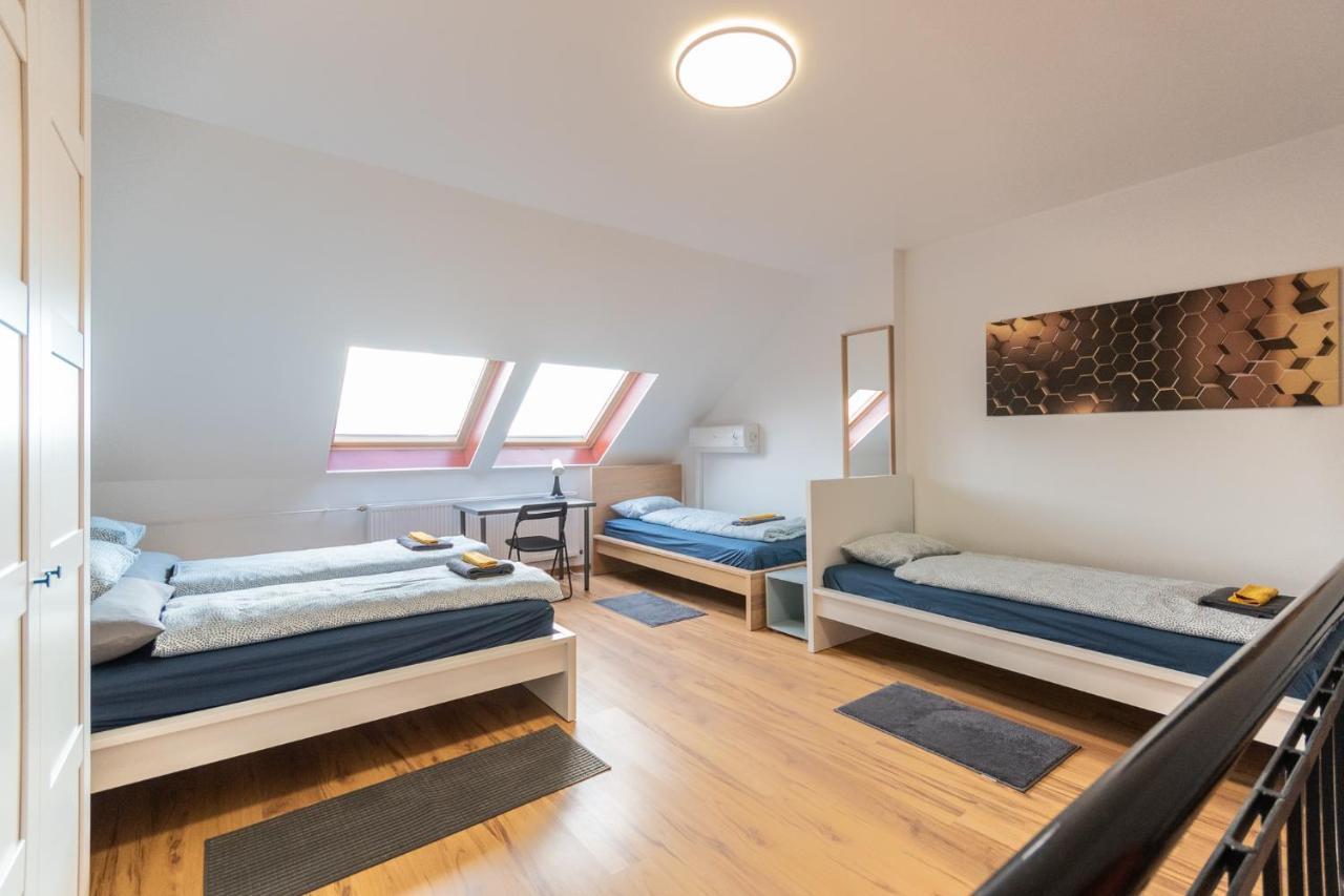 Apartment R