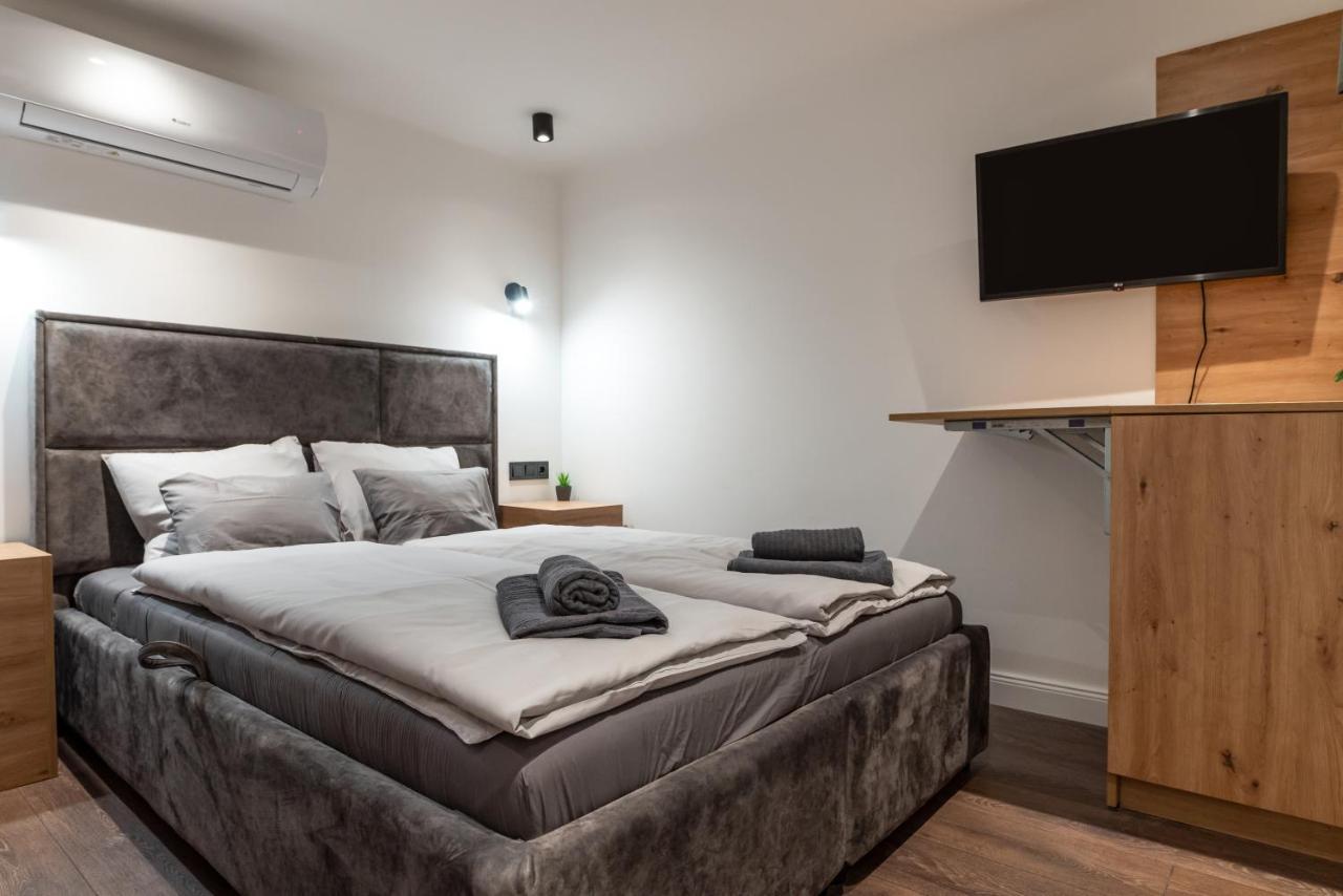 Downtown Luxury By Stlcz With 2 Bathrooms Apartmán