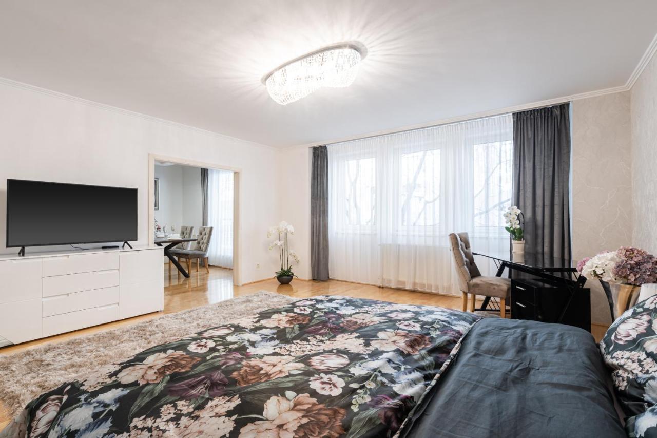 Apartment Beautiful Three Bedrooms With Free Parking Close To The Danube Coast Budapest