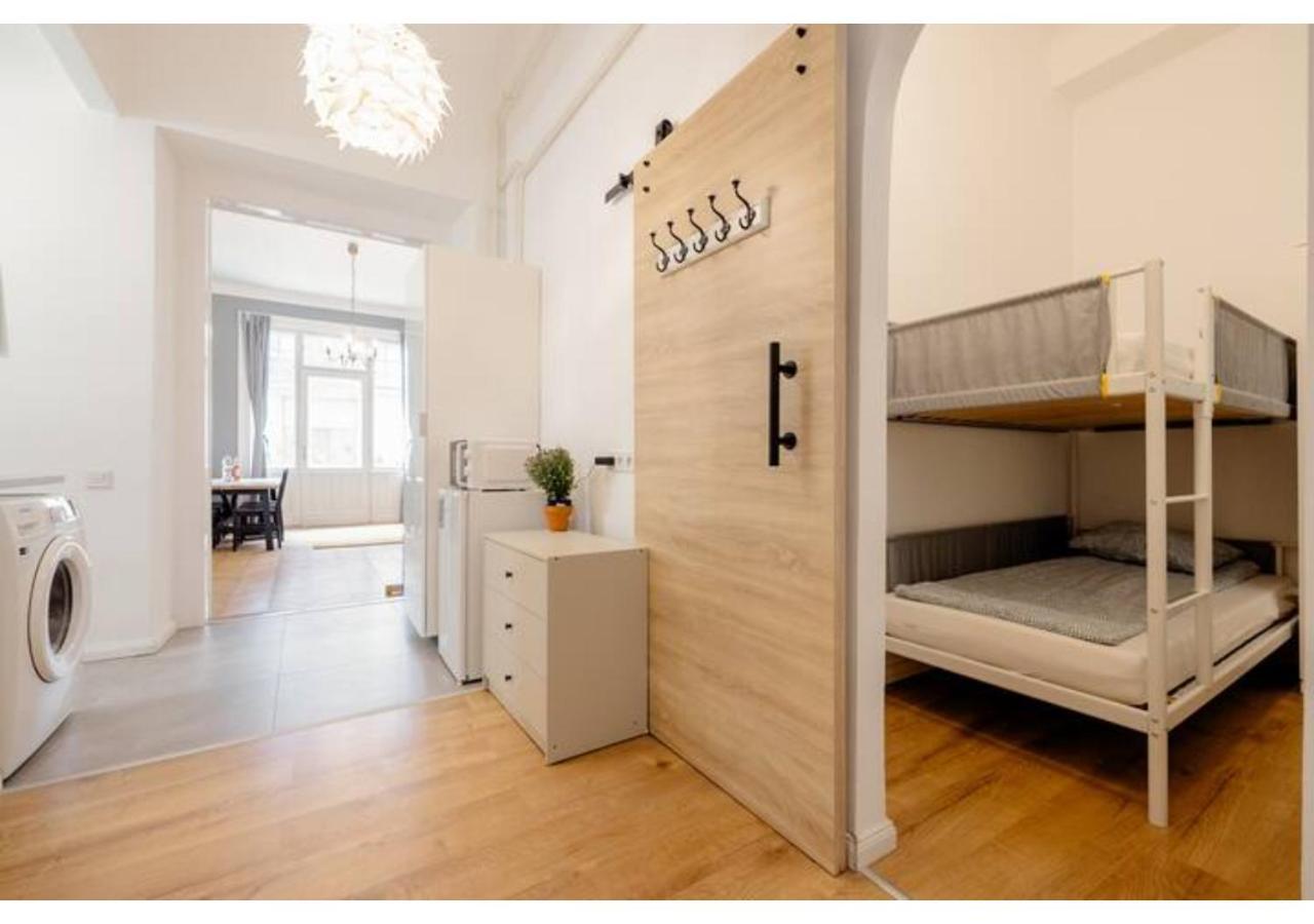Downtown With Balcony Apartamento Budapest