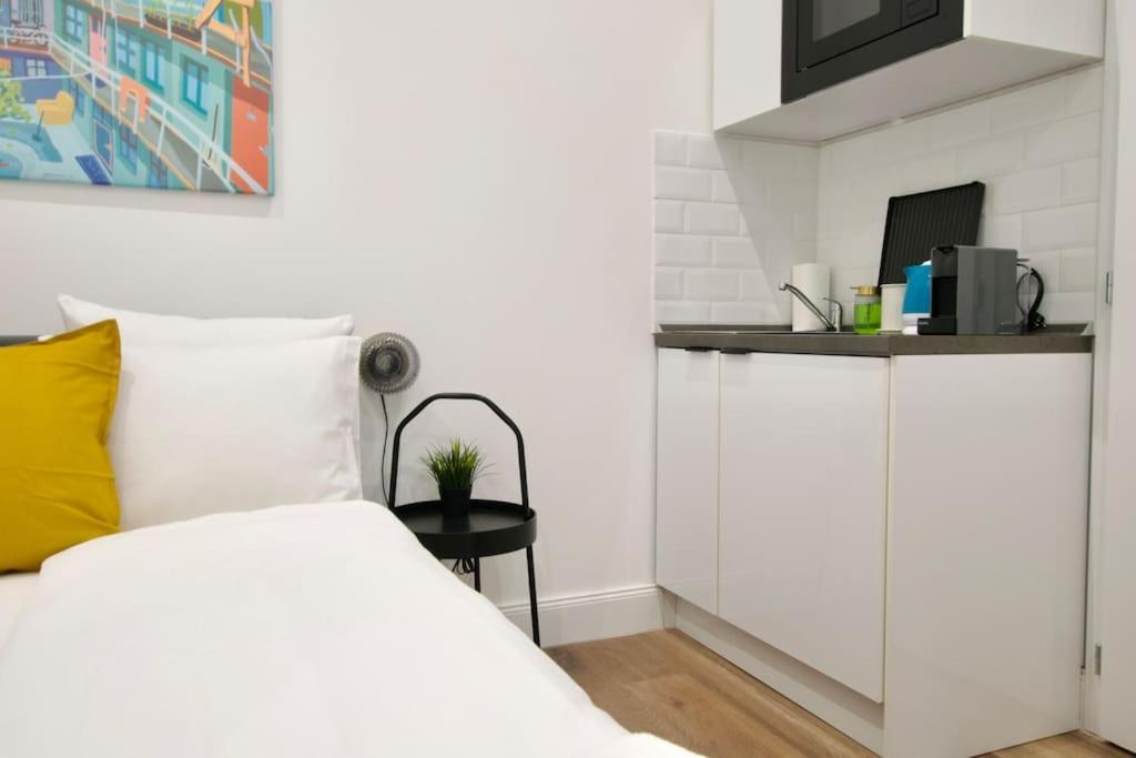 By Hi- In Downtown Apartament *