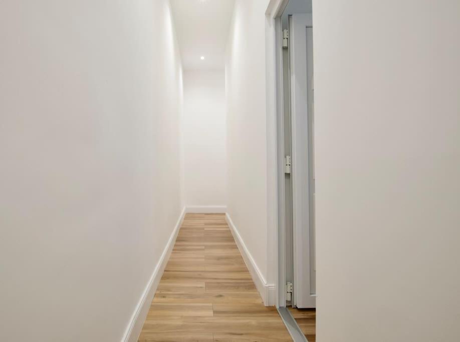 By Hi- In Downtown Apartament