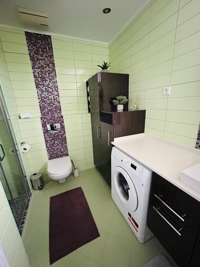 Marina Bay Apartment