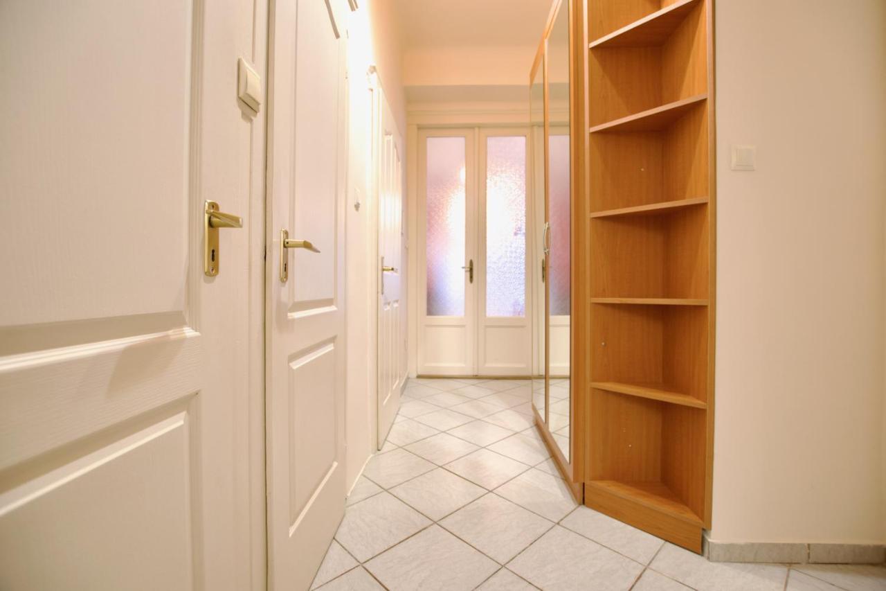 Apartman Standard By Hi5 - Dessewffy 2 Bedroom Budapest