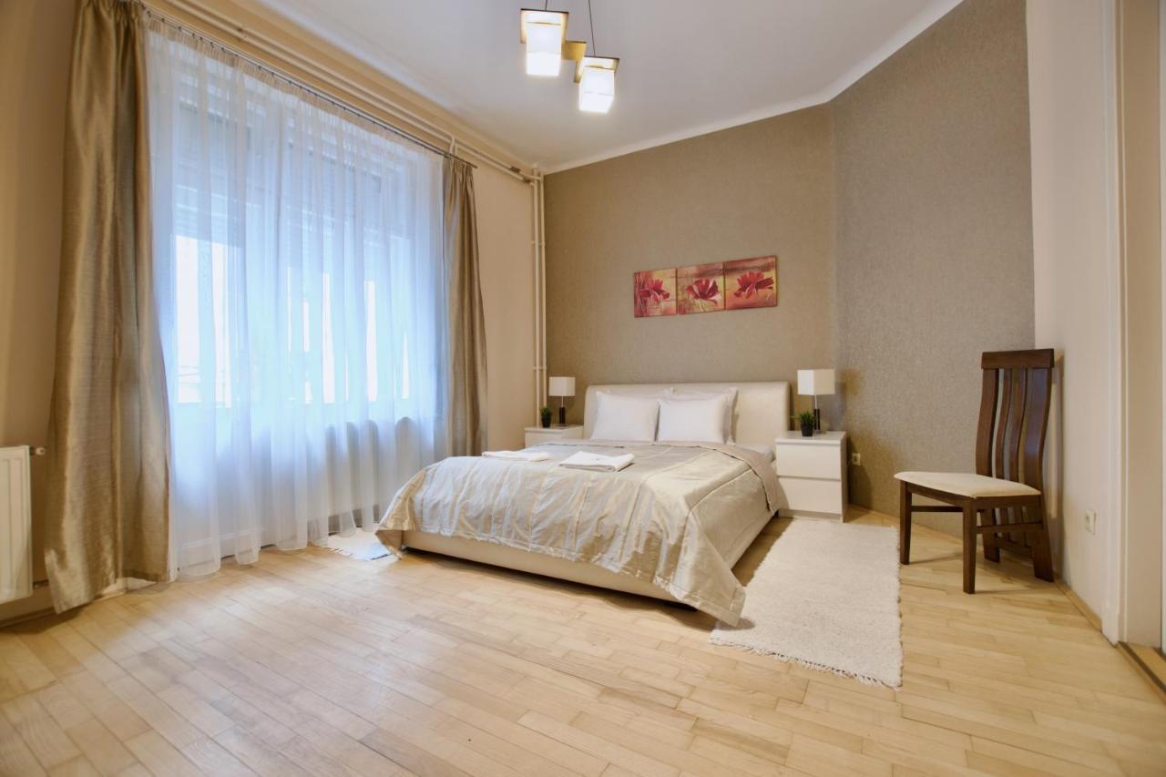 Apartman Standard By Hi5 - Dessewffy 2 Bedroom Budapest
