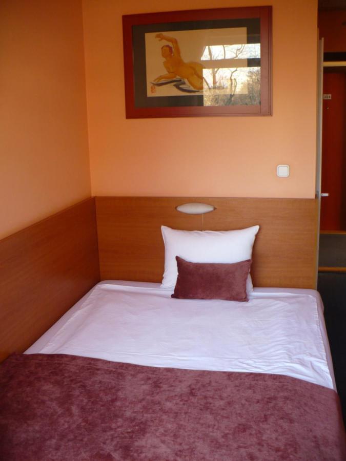 Luna 3* Budapeszt