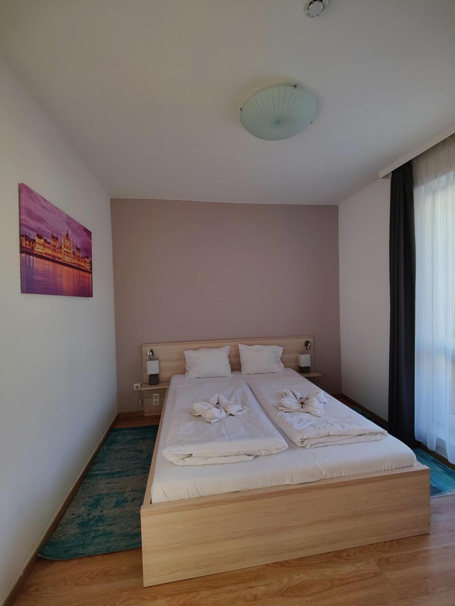 Aparthotel Corvin Plaza & 3*
