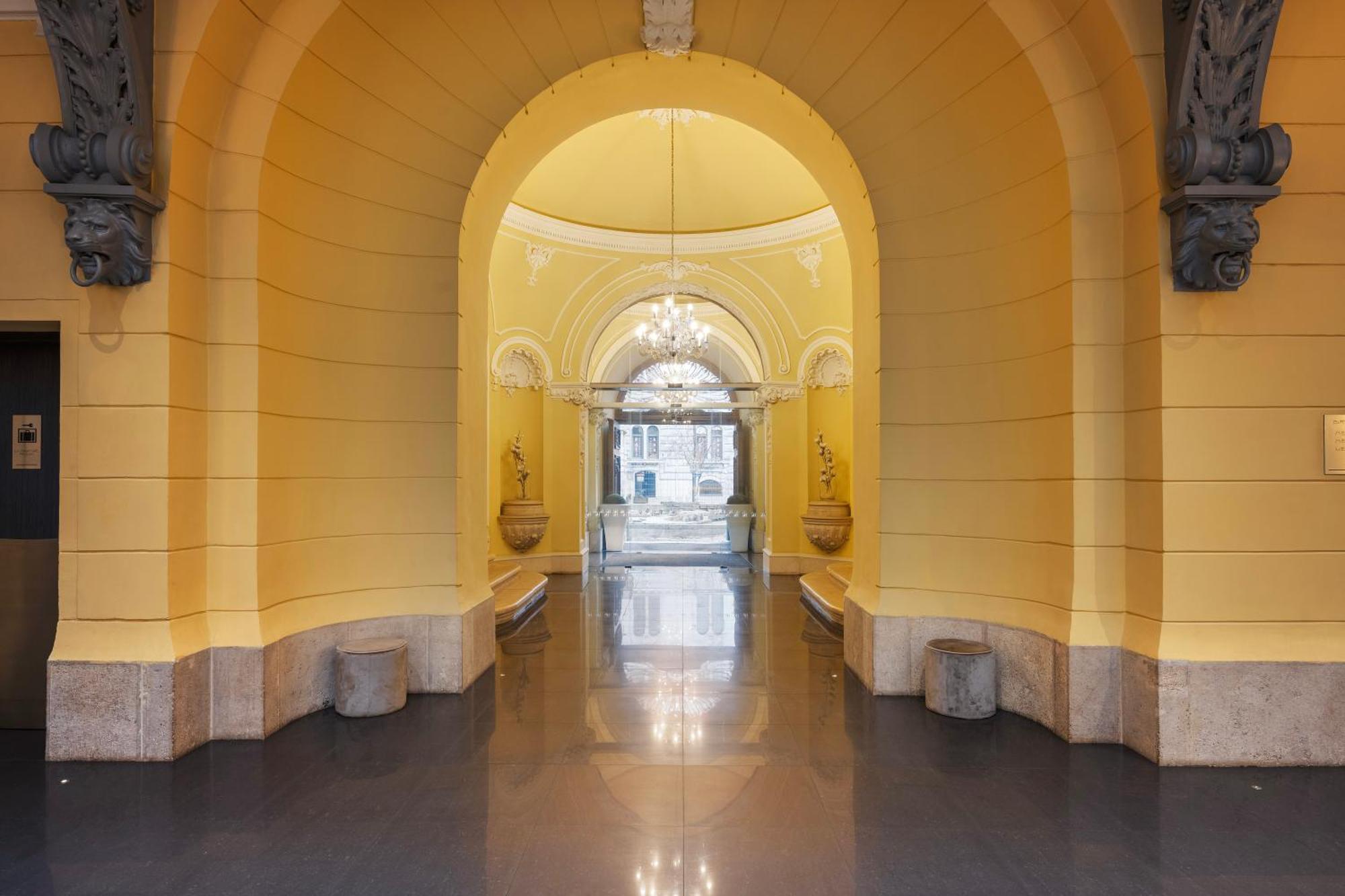 Hotel Eurostars Palazzo Zichy 4*