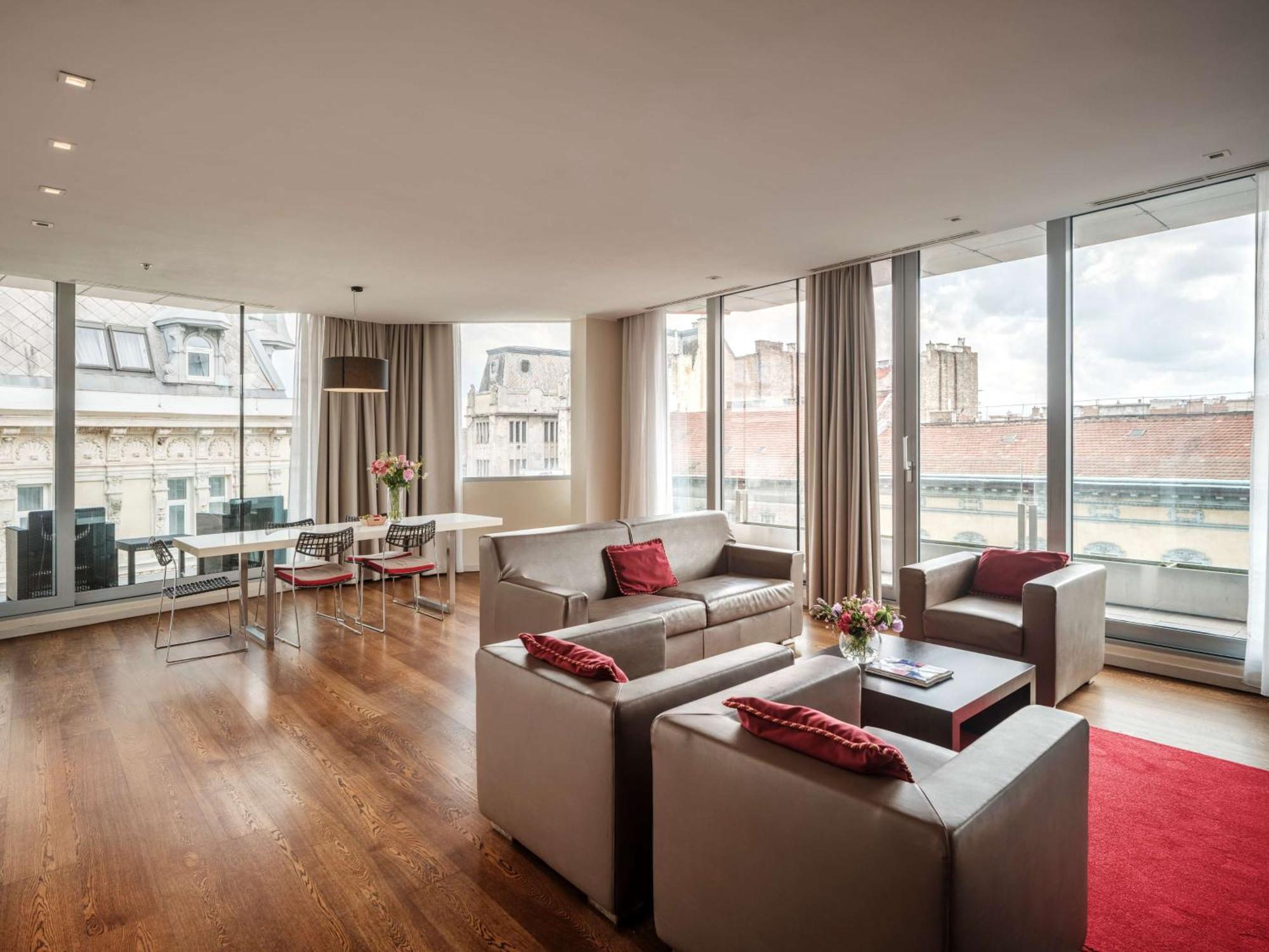 Nh Collection Center Hotel
