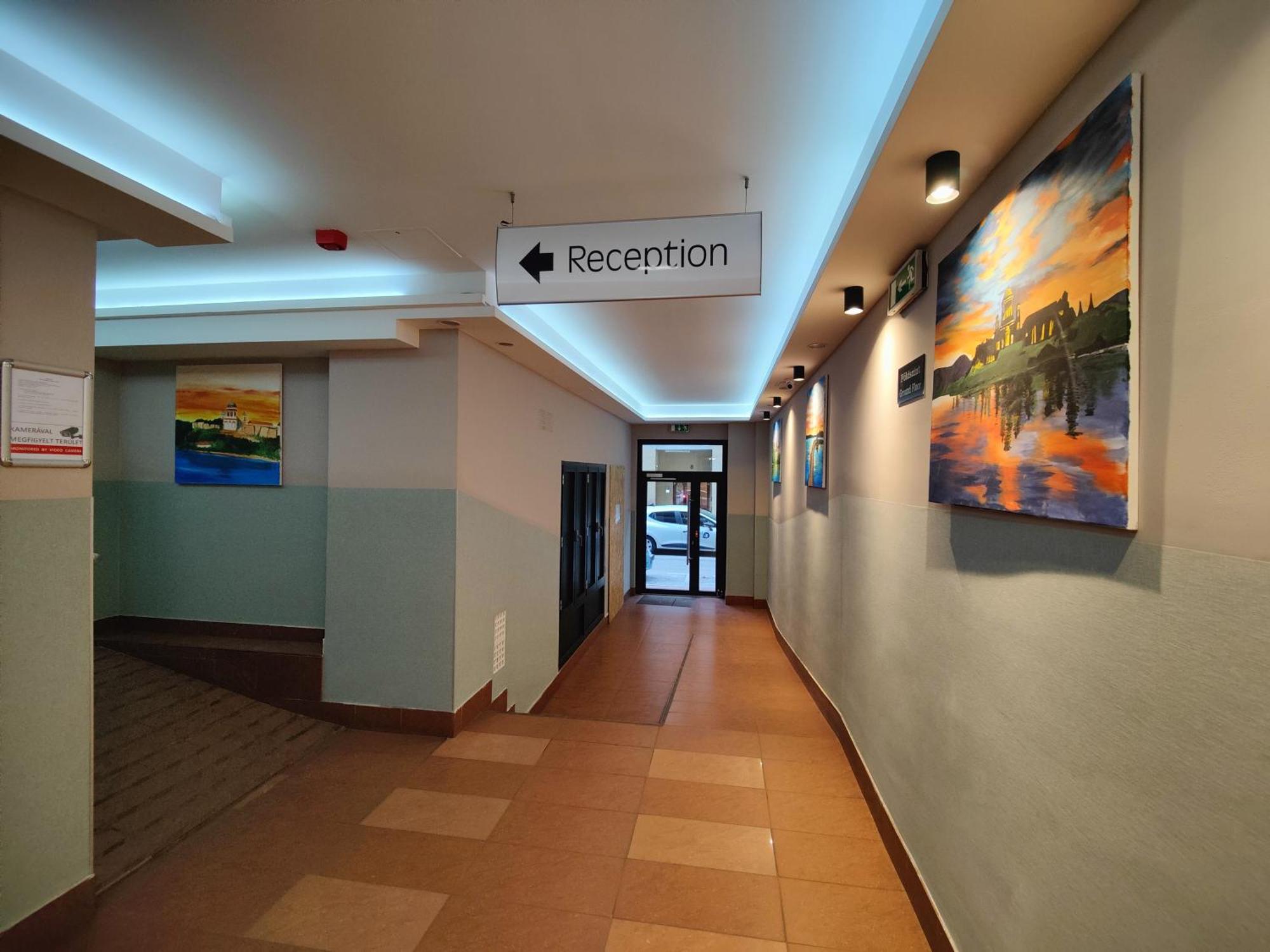 Corvin Plaza & Aparthotel Boedapest
