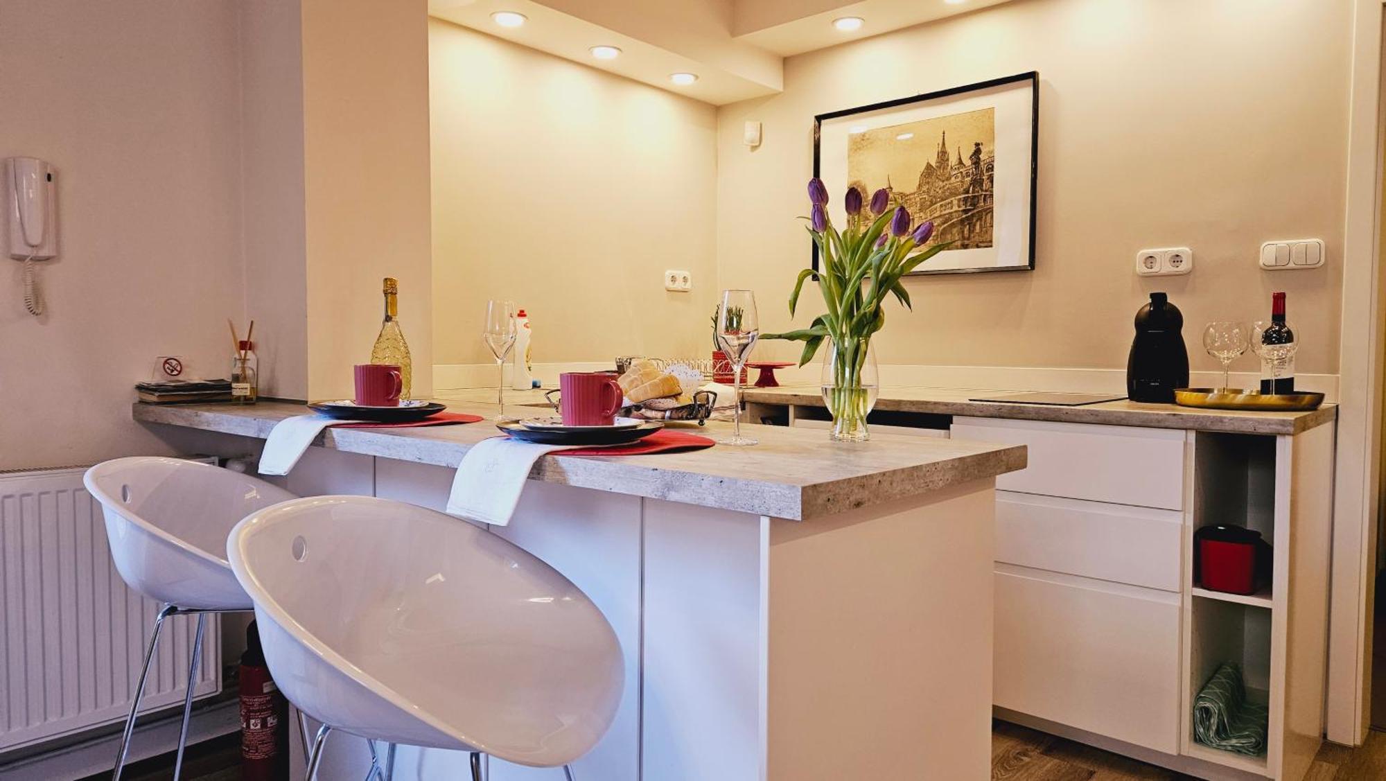 Budasmile At Buda Castle - Aircon & Free Parking Apartment