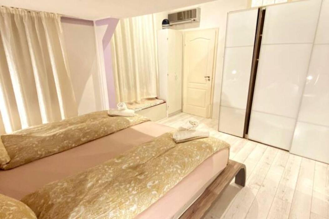 Apartment Center Perfect Location