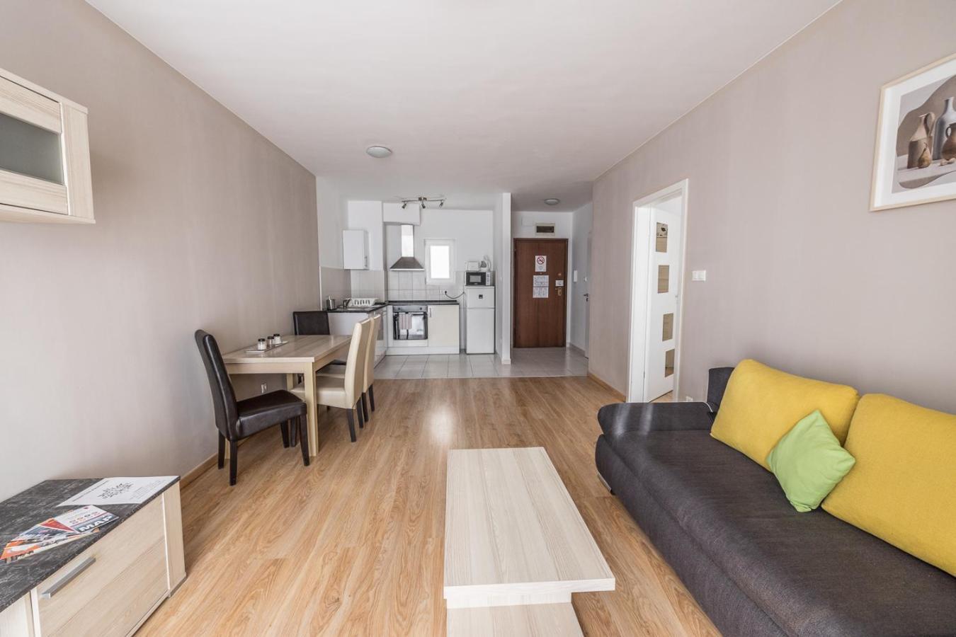 Maple Tree Budget Apartment Budapest