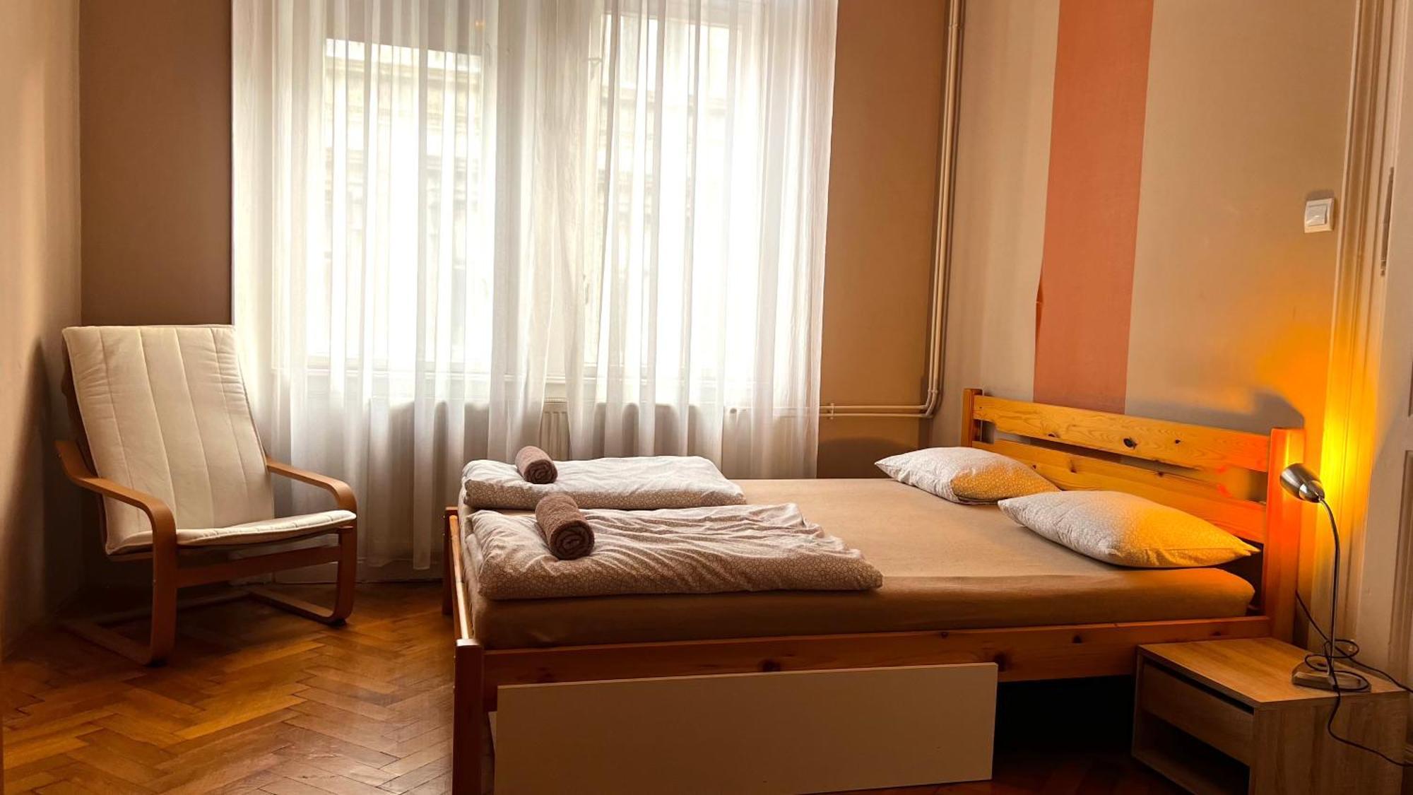 A54: Charming In The Ruin Bar District Apartamento *