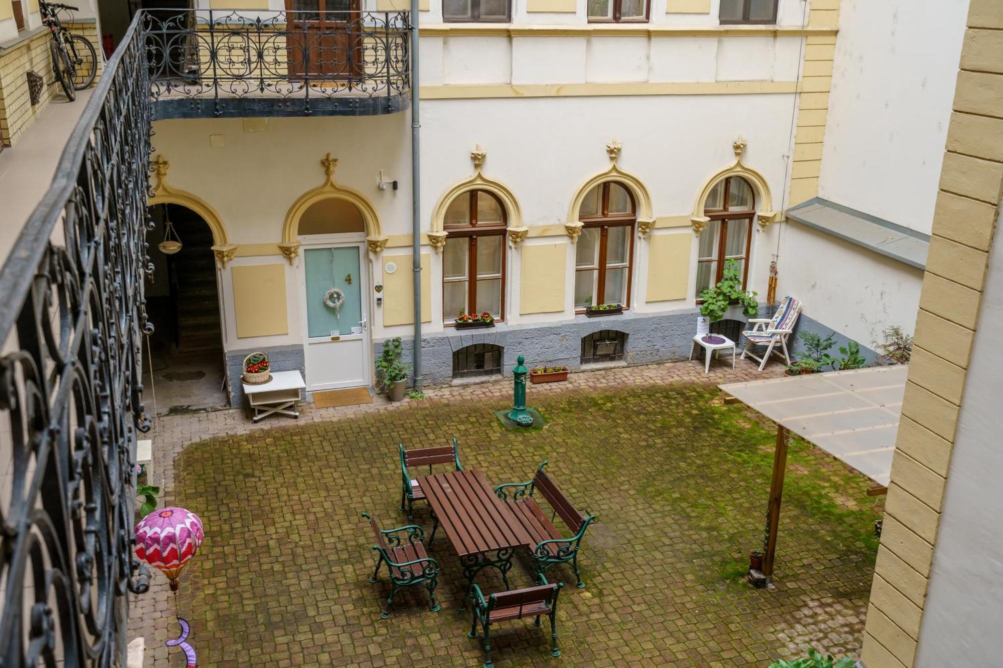 Barka In Downtown Buda Apartament