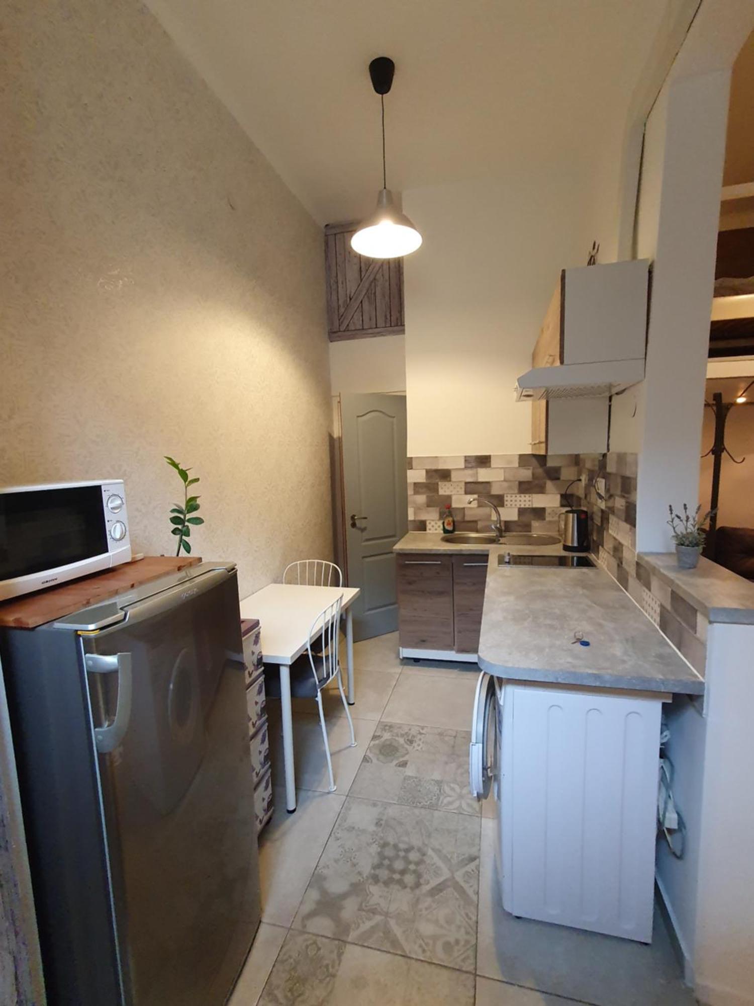 Cozy With Air Condition After Renovation Apartment