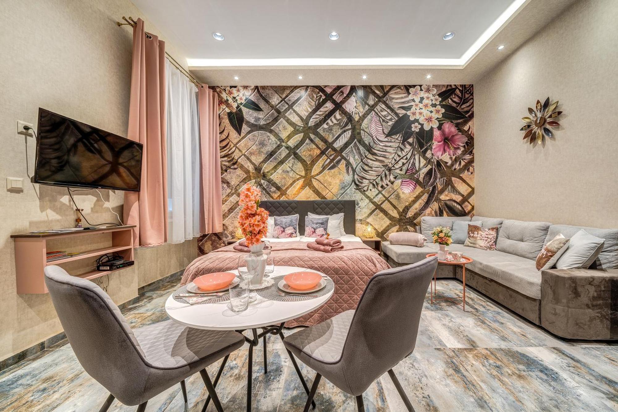 Magic Exotic In Downtown Apartment *