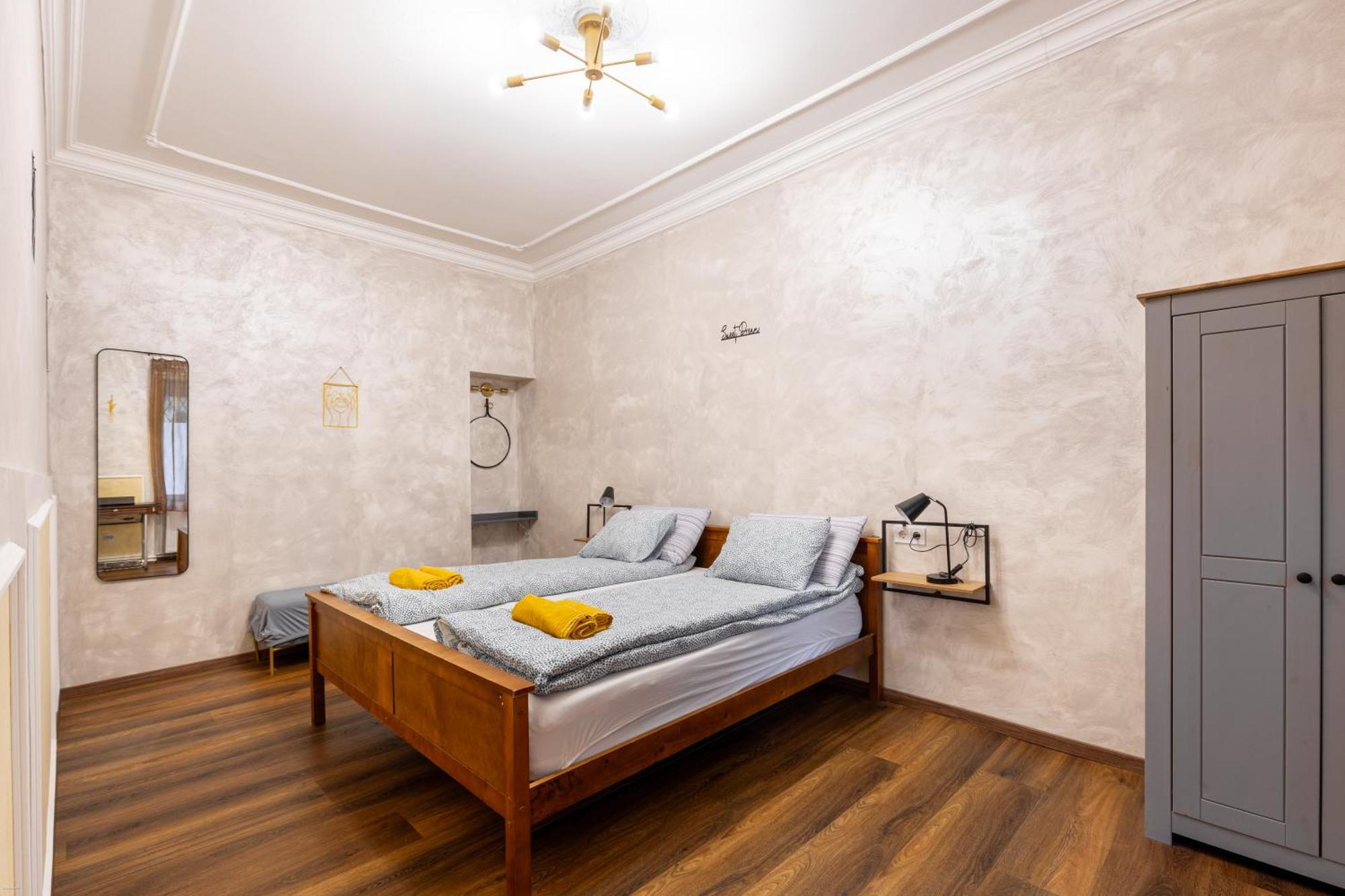 Mari&emi Flat In Corvin Appartement *