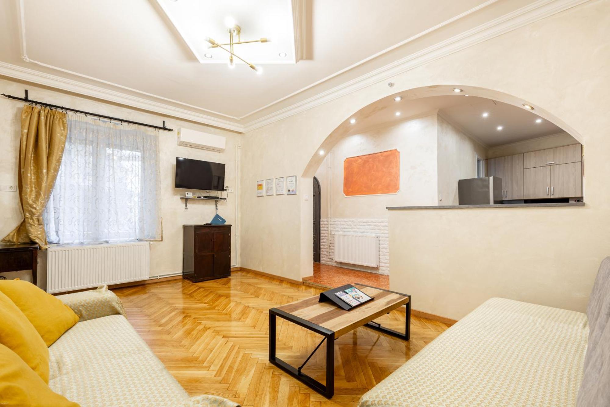 Mari&emi Flat In Corvin Apartment Budapest
