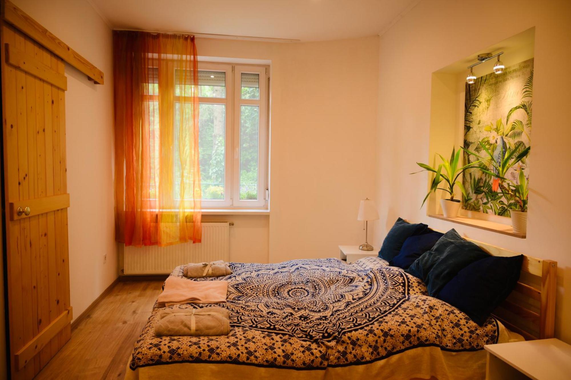 Apartmán Cozy Hillside In With Patio *