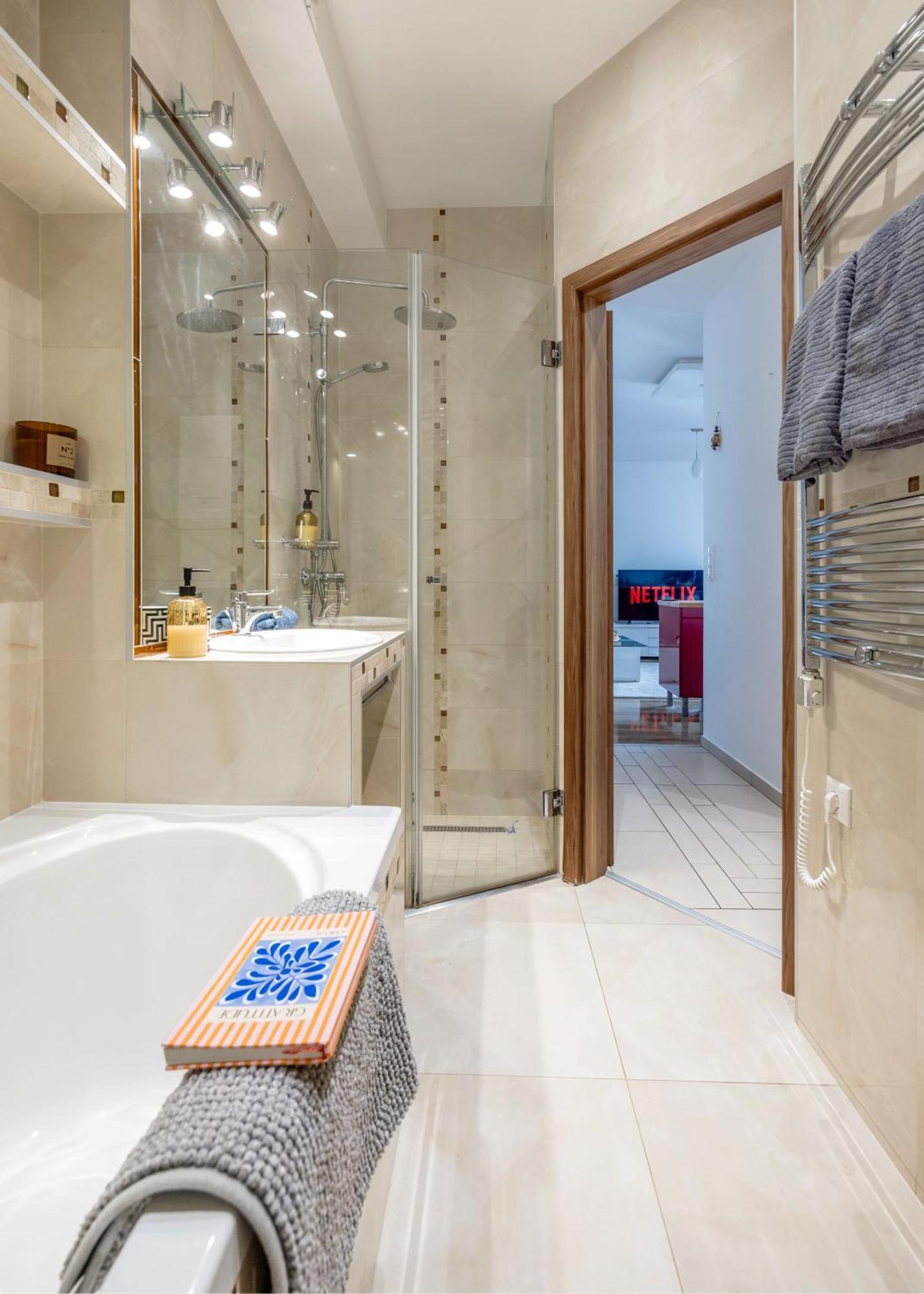 Relaxing Spacious Balcony Super Central Near Opera Apartment Budapest