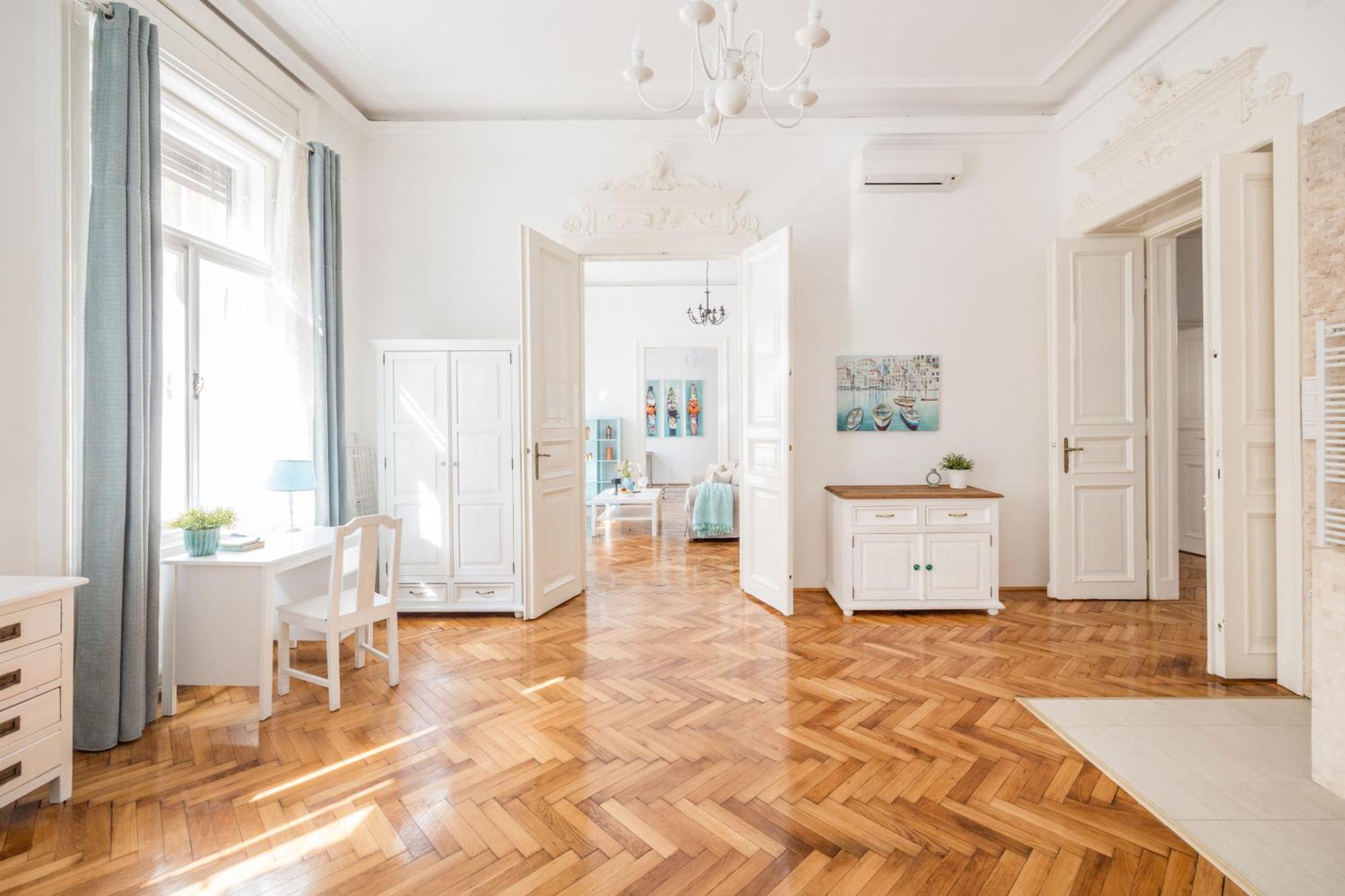 Wellness Retreat With Sauna & Jacuzzi - 1 Min To Opera Apartamento Budapest