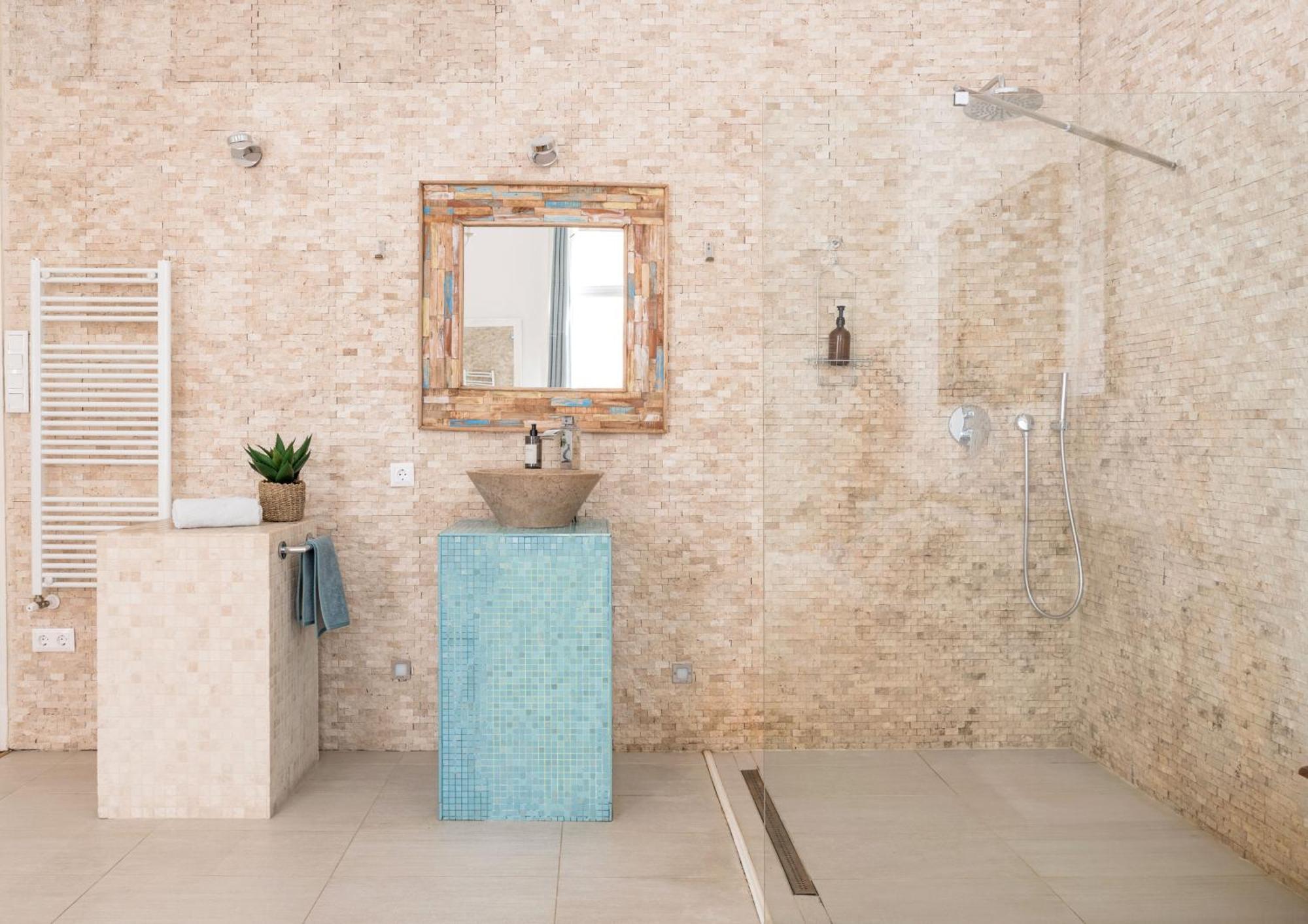 Wellness Retreat With Sauna & Jacuzzi - 1 Min To Opera Apartamento Budapest