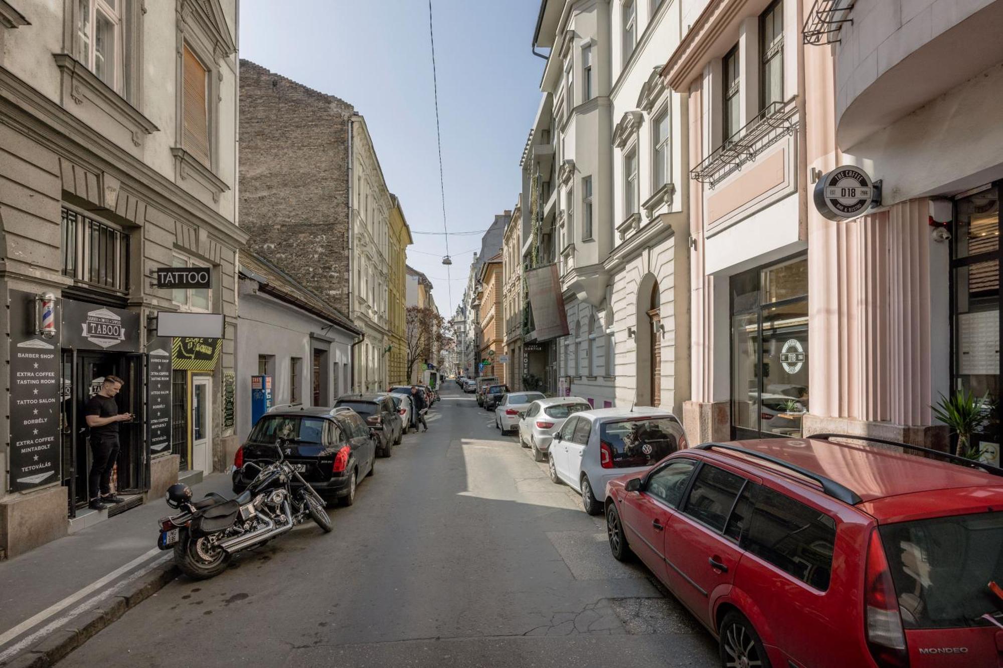 Relaxing Spacious Balcony Super Central Near Opera Budapest