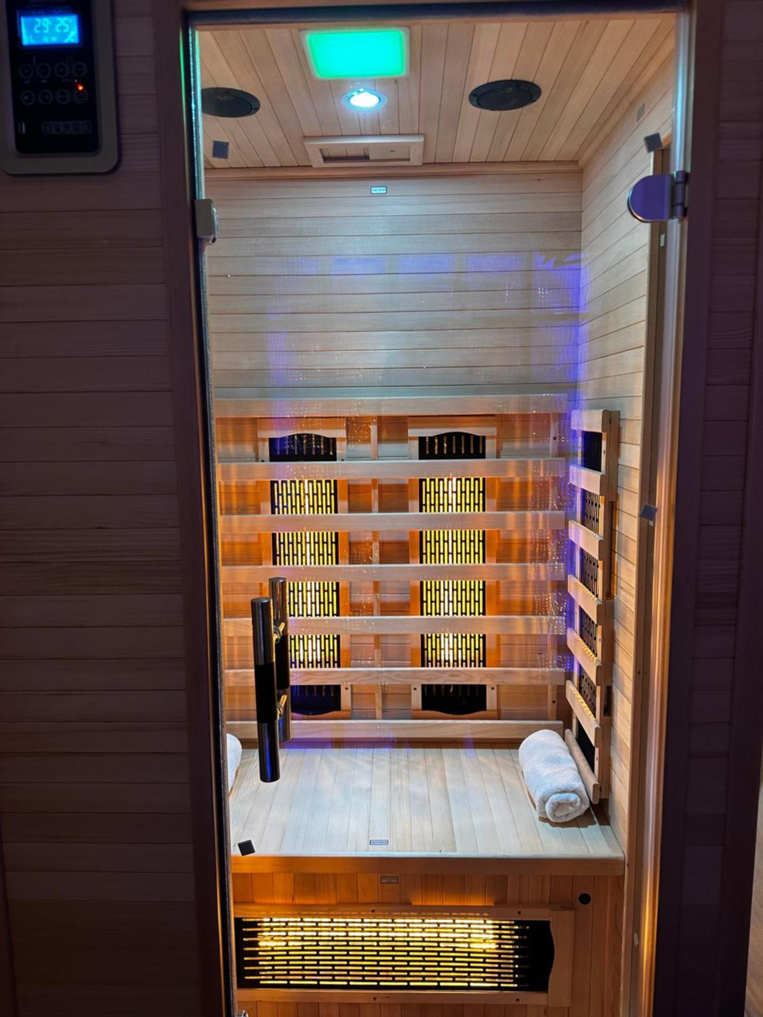 Stylish Natural With Sauna - Heroes Square Appartement Budapest
