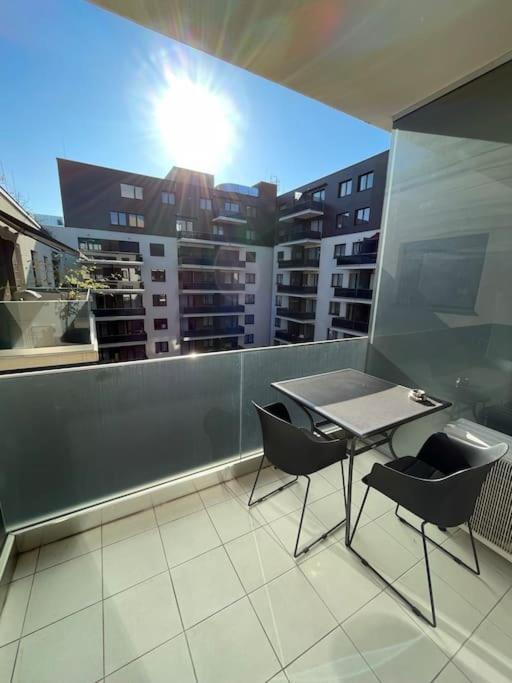 Skylight Close To Downtown - 723 Appartamento Budapest