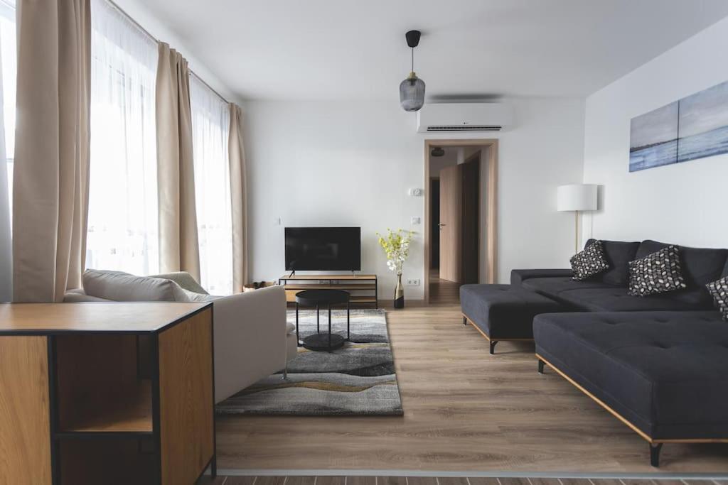 Jewish Quarter Hideaway With Terrace And Parking - 507 Budapest