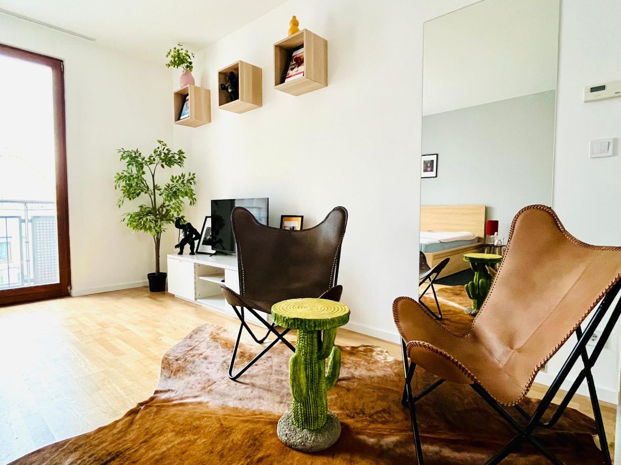 Bp-est Cp Apartment